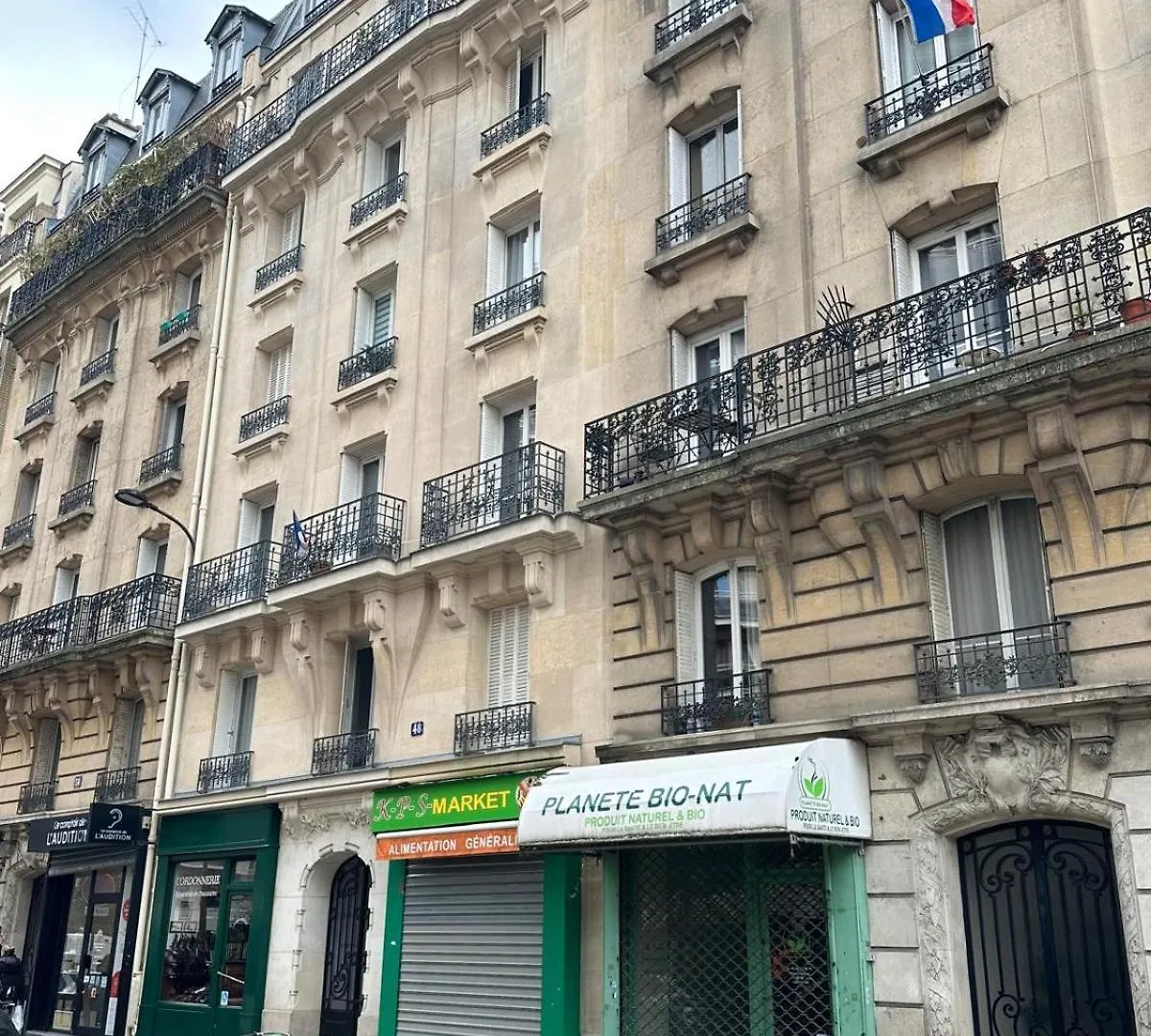 Magnifique 2 Pieces Renove A Neuf, Paris 15, Idealement Situe フランス