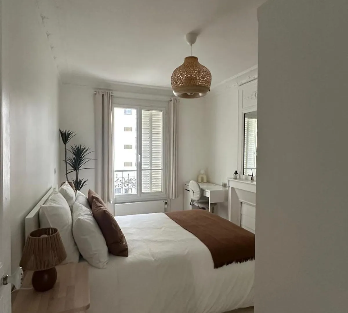 Magnifique 2 Pieces Renove A Neuf, Paris 15, Idealement Situe France