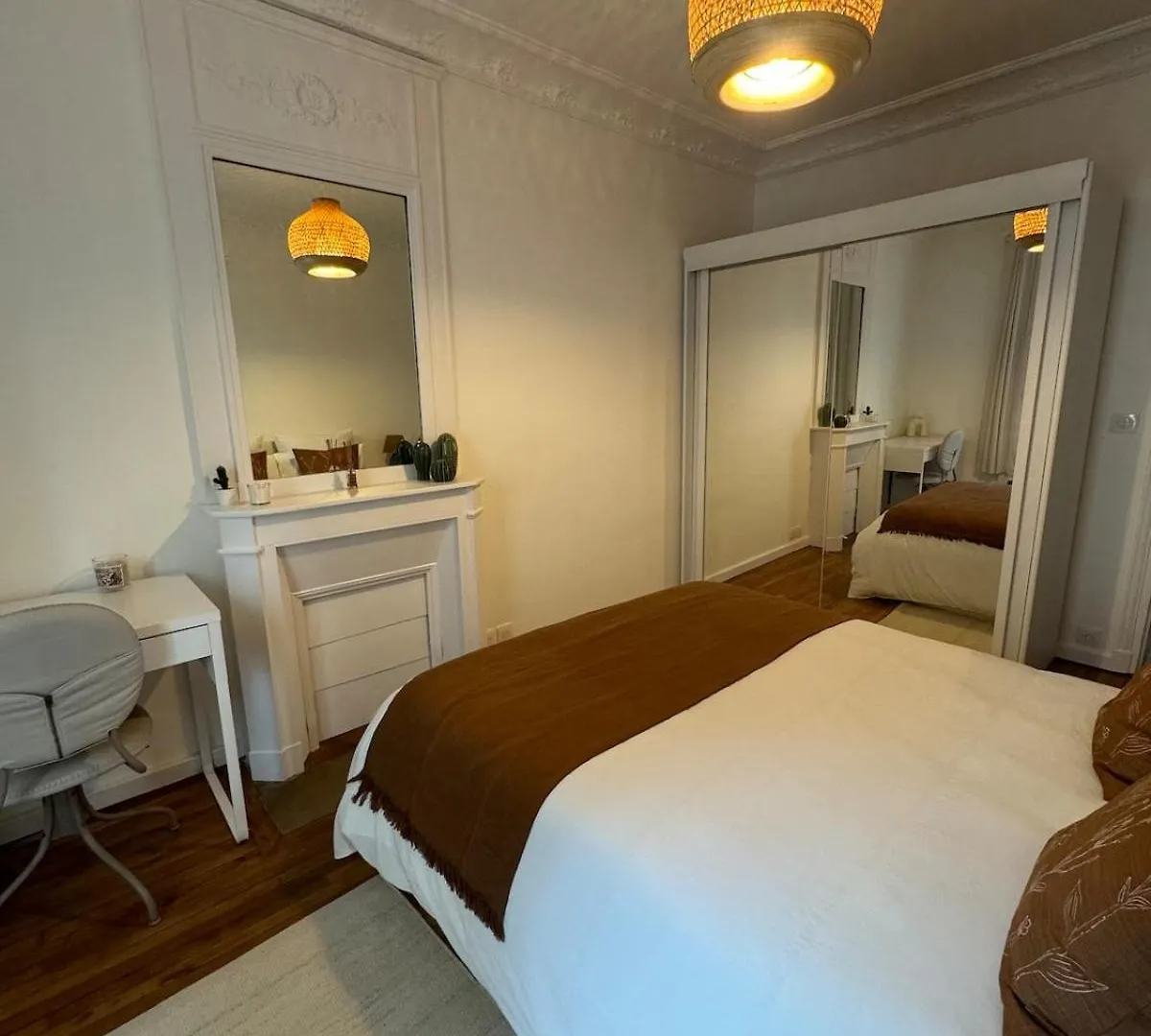 Apartment Magnifique 2 Pieces Renove A Neuf, Paris 15, Idealement Situe